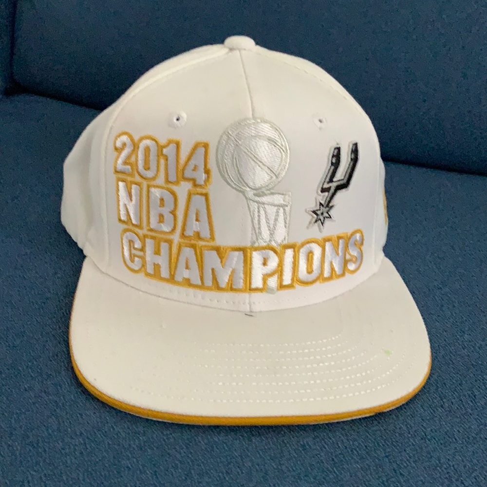 San Antonio Spurs 2014 NBA Champions Cap - Picture 2 of 16